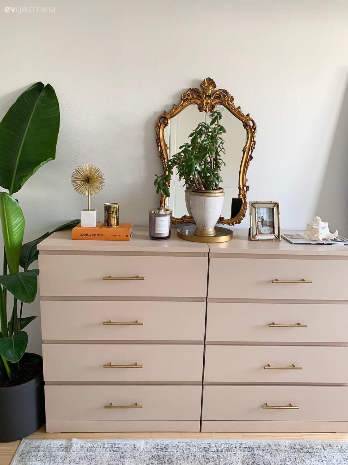 Krem, Beyaz, Bej, Ev bitkisi, Gardrop, Yatak Odası, Halı, Avize, Aydınlatma