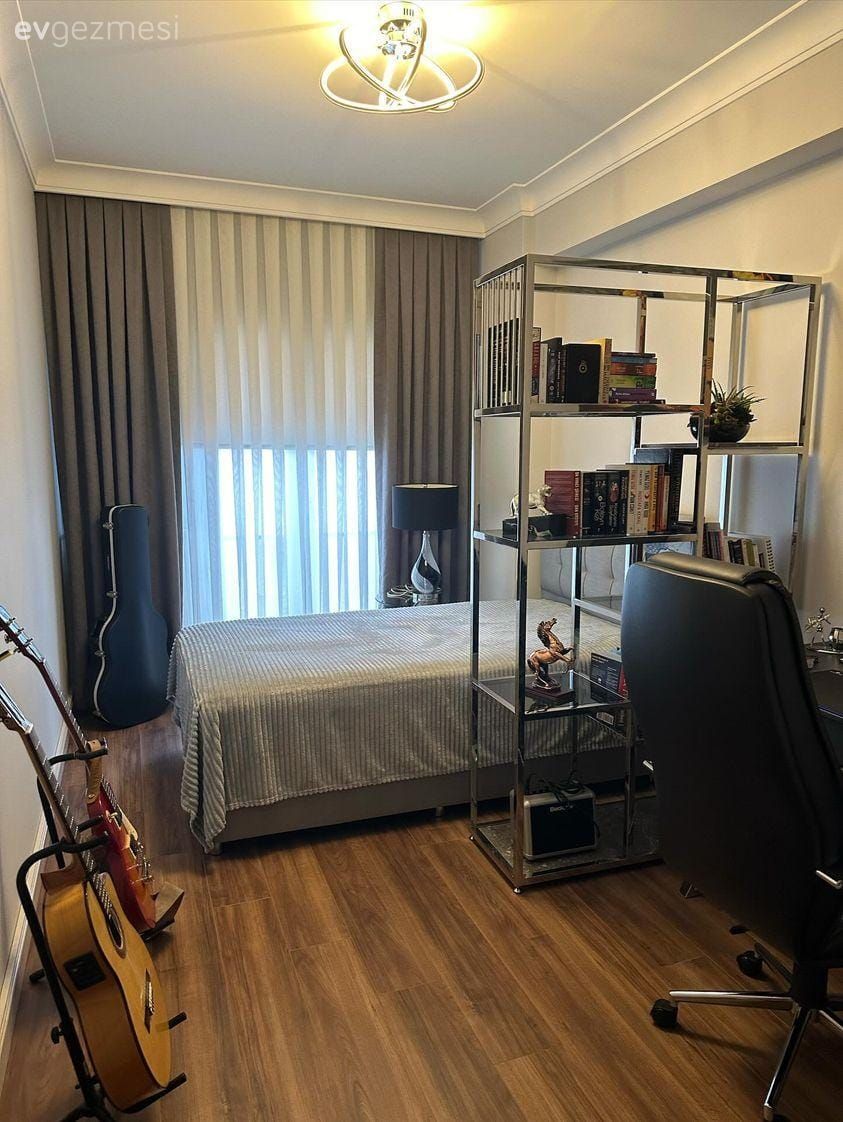 Çocuk Odası, Beyaz, Siyah, Antrasit  , Kitaplık, Avize, Aydınlatma, Parke, Sandalye, Çalışma odası