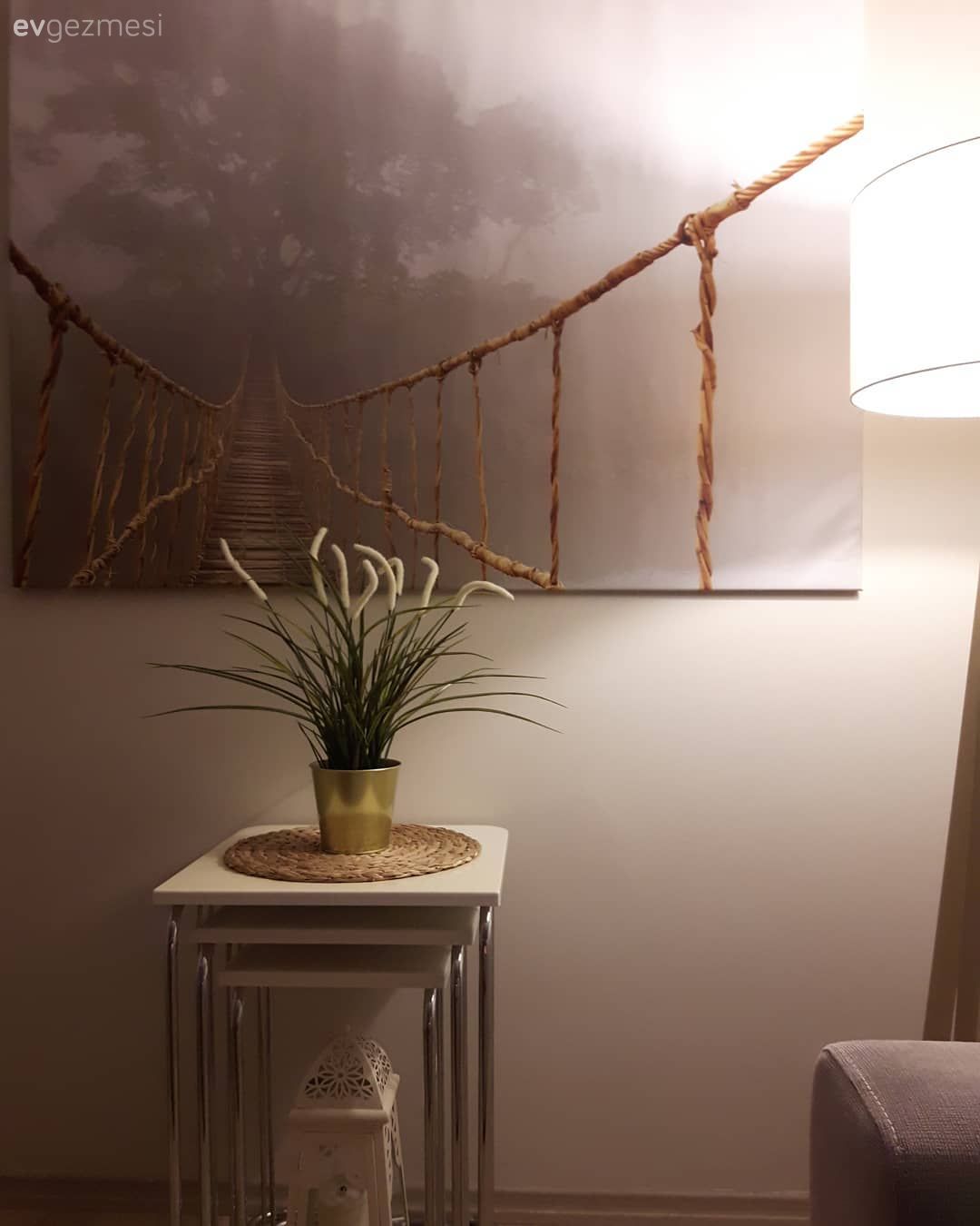 Bu Modern Esintili Dekora Kırmızı Çok Yakışıyor