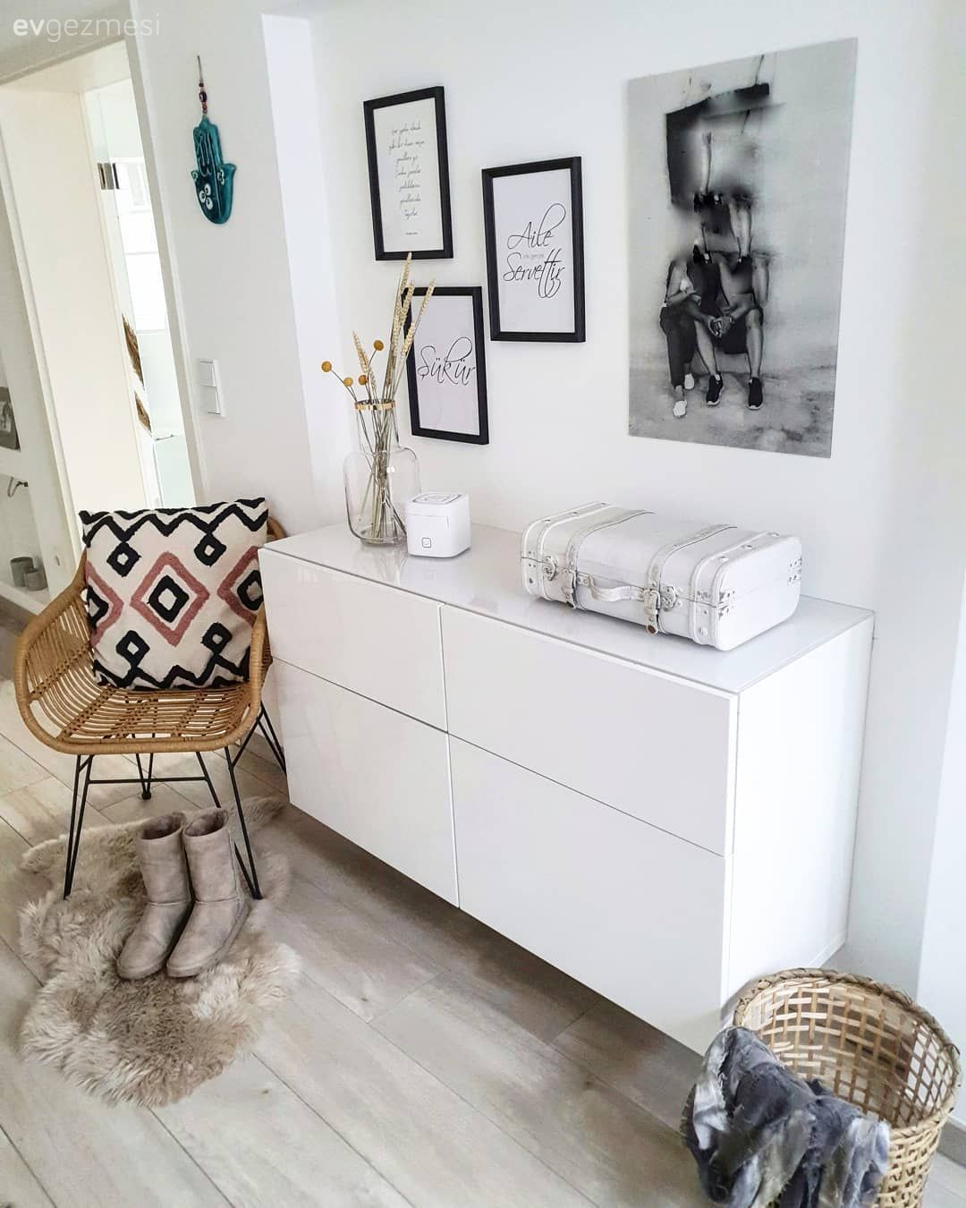 Dresuar, Beyaz, Çerçeve, Tablo, Duvar dekorasyonu, Antre, Hasır sandalye, Parke