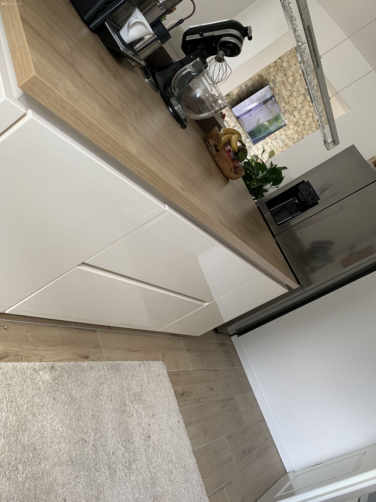 Mutfak, Beyaz ve ahşap mutfak, Kulpsuz mutfak dolabı, Mutfak tezgahı, Ada mutfak, Bar masa & sandalyeleri, Mutfak aksesuarları, Ankastre