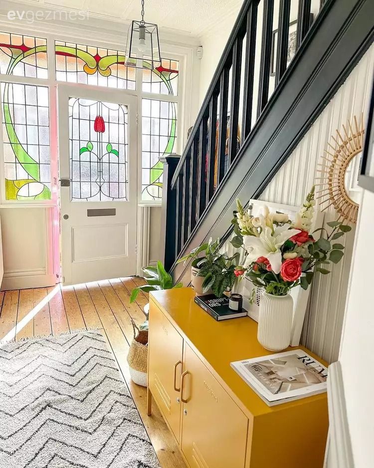 Farklı Odalara Çok Yakışan 15 Vitray Pencere Modeli