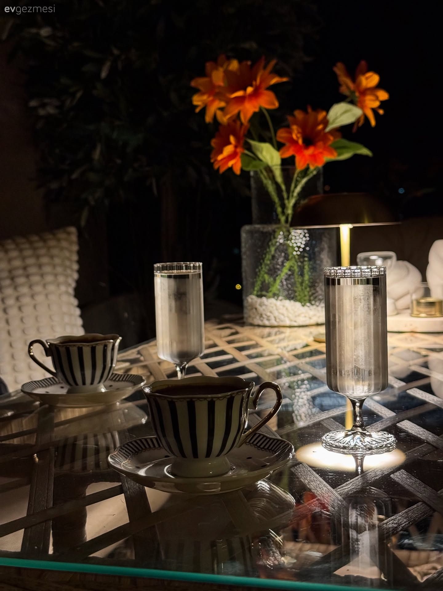 Bu Kayseri Balkonu Camın Ardına Saklanmış Sıcak Bir Köşe