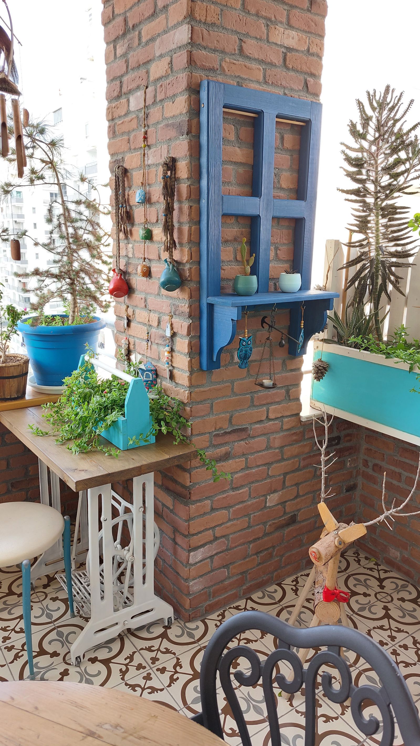 Bu Adana Balkonu Mavinin Enerjisinden Bolca Nasiplenmiş!