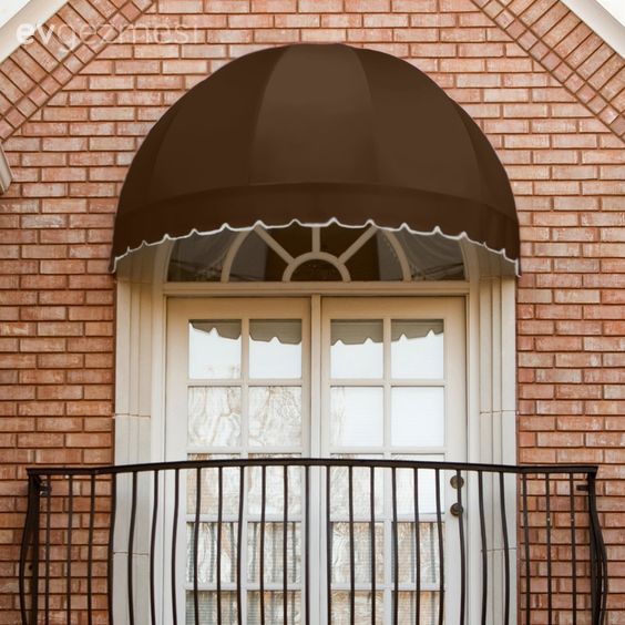 Güneş Alan Balkona Gölgelik Alan Sağlamanın Farklı Yolları!