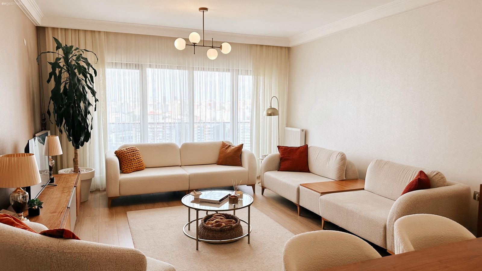 Öncesi Balkon Sonrası Çalışma Odası: Ankara'dan Keyifli Bir Ev!