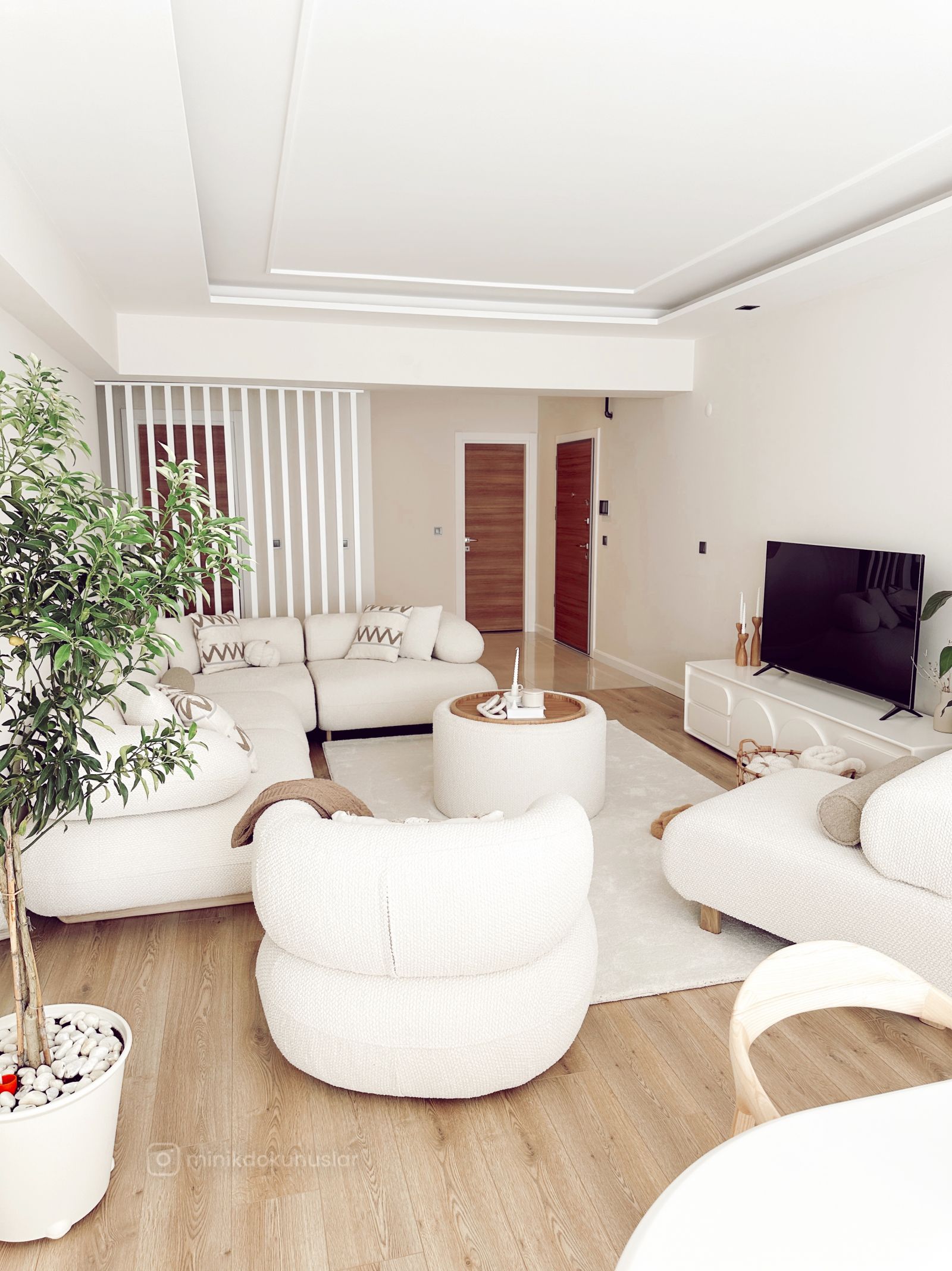 Salonundan Balkona Aynı Çizgiyi Koruyan Bursa Evi!