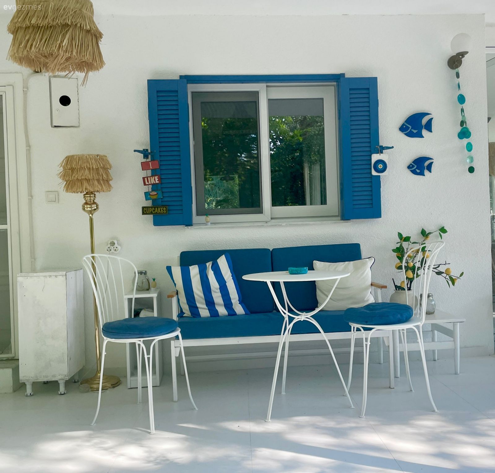 İçi 80 M2 Olan Bu Dikili Yazlığının Bahçesi Ayrı Bir Ev Kadar!