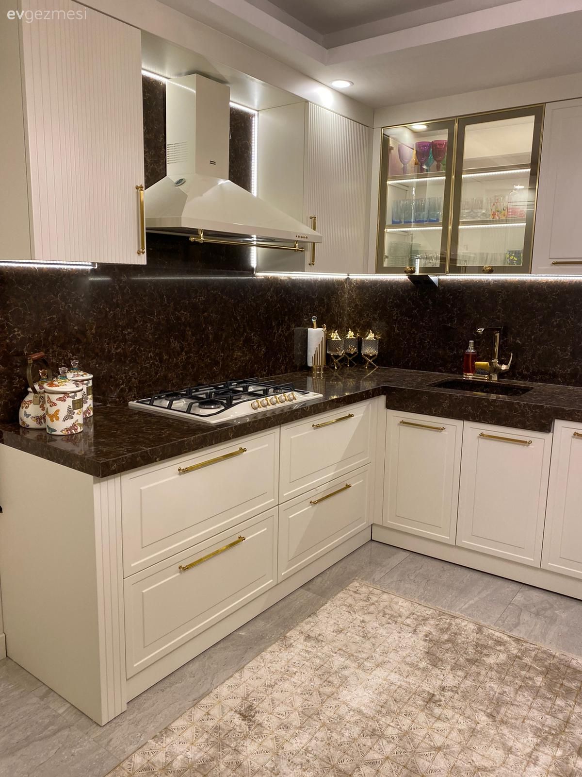 Aydınlatma ve Duvar Dekorları Bu Ankara Evinin Olmazsa Olmazları!