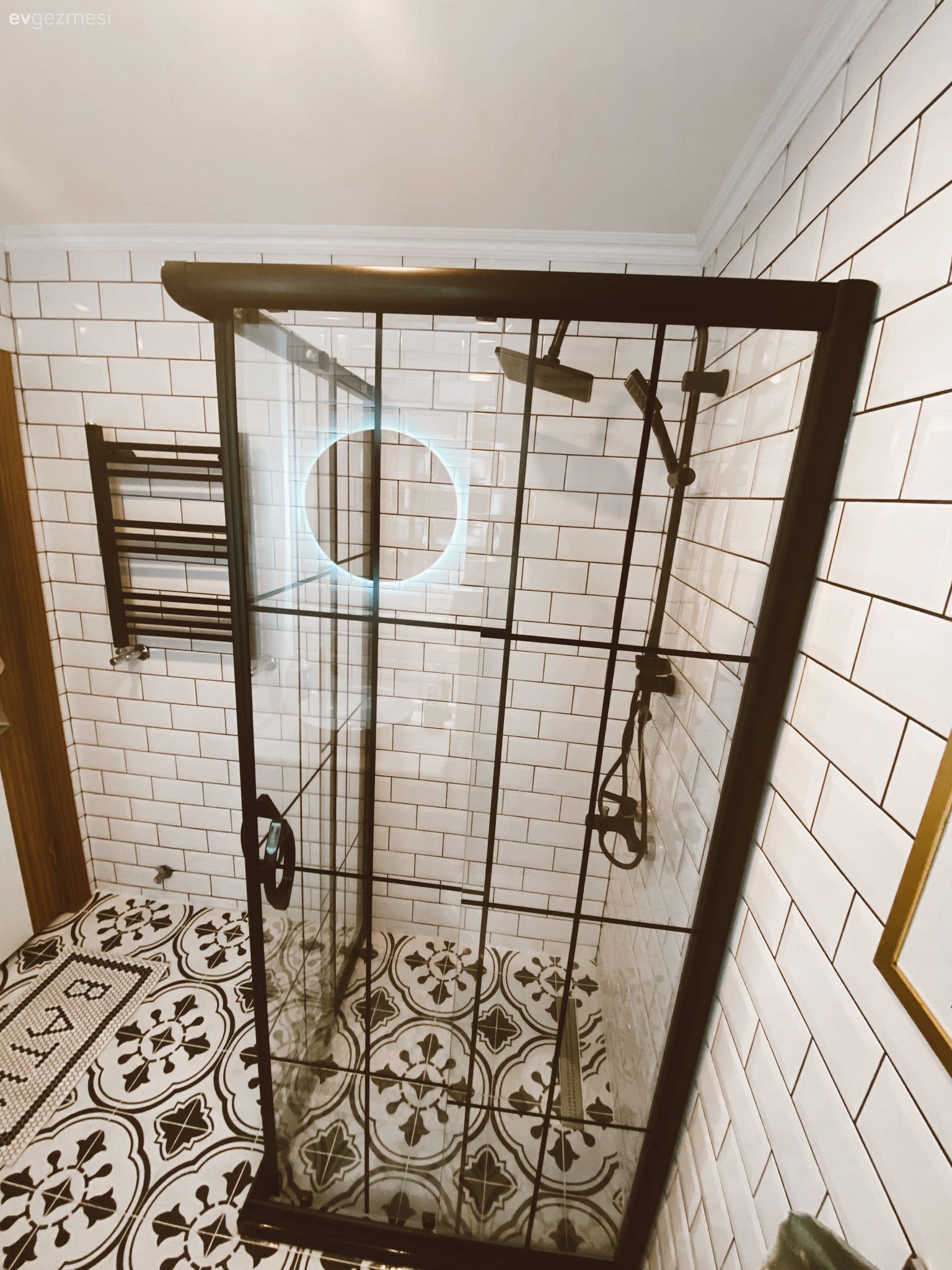 Beyaz, Siyah, Banyo seramikleri, Banyo, Duşakabin, Banyo aksesuarları