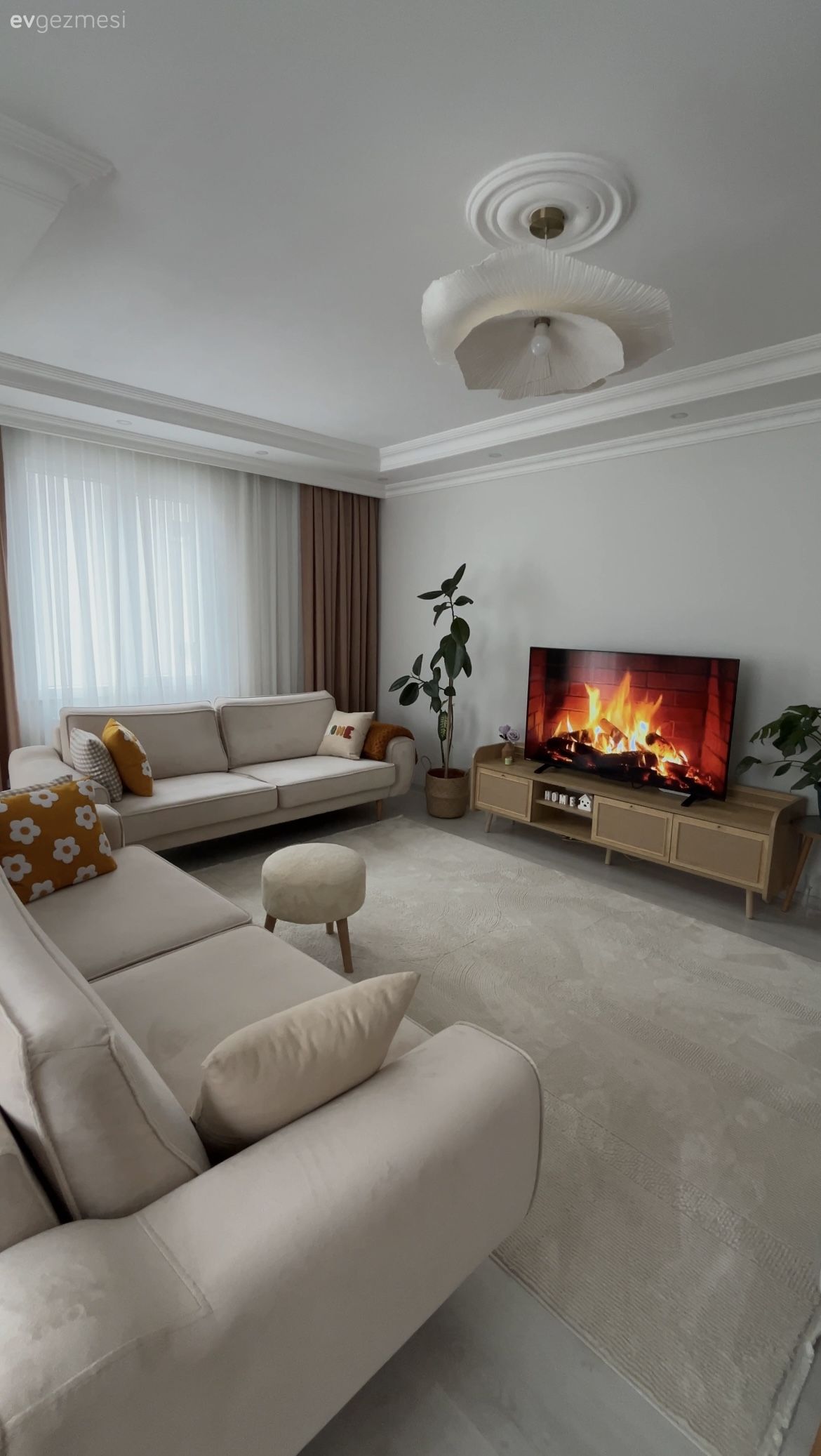 Bu Salonda Koltuk Takımındaki Uyum Her Şeye Yansımış