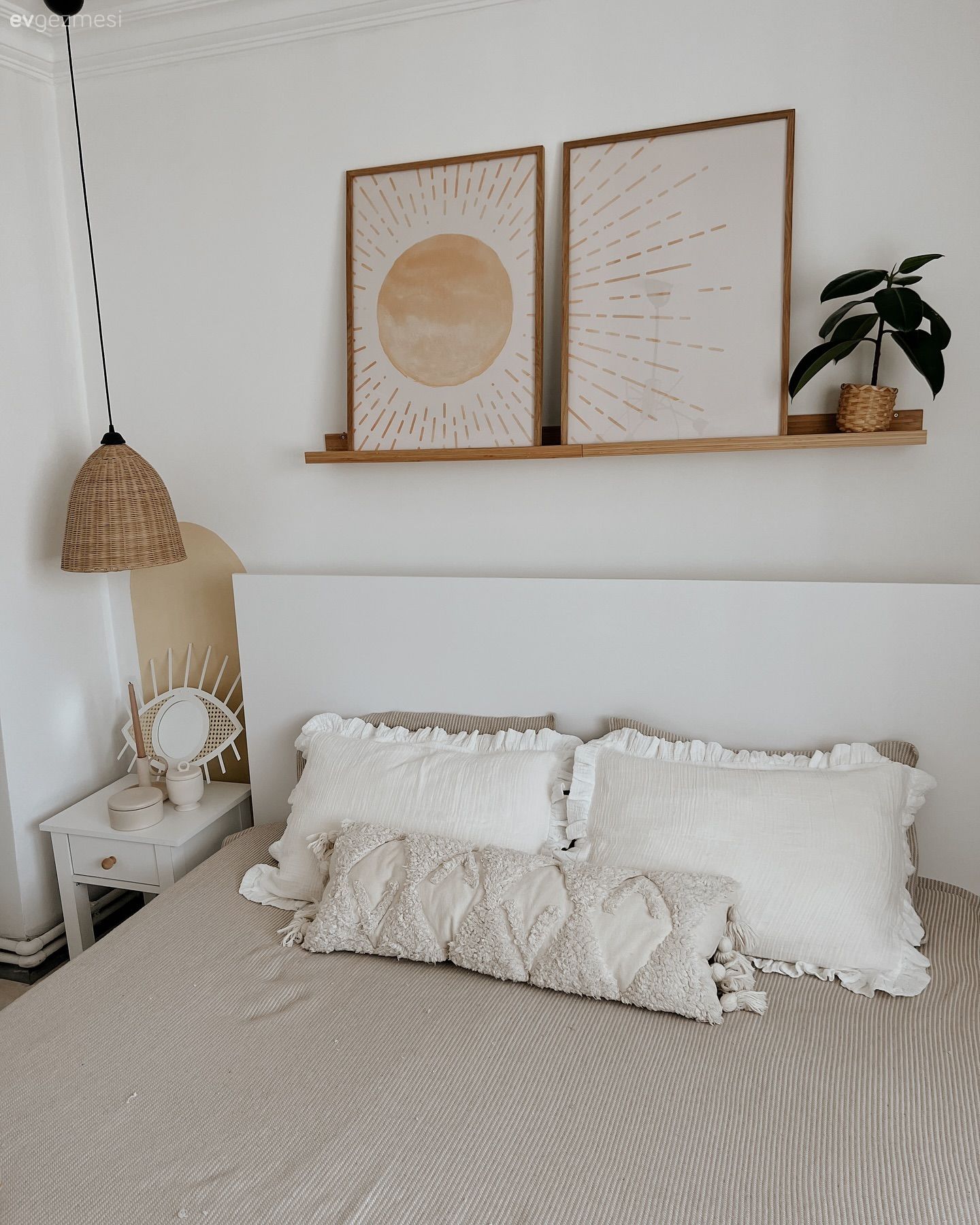 Kubbemsi Kitaplık Bu Salonun Ruhuna Çok İyi Gelmiş