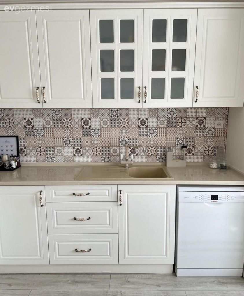 Mutfak, Beyaz, Rustik, Mutfak tezgahı, Mutfak tezgah arası, Tezgah arası seramik, Shaker kapaklı dolaplar