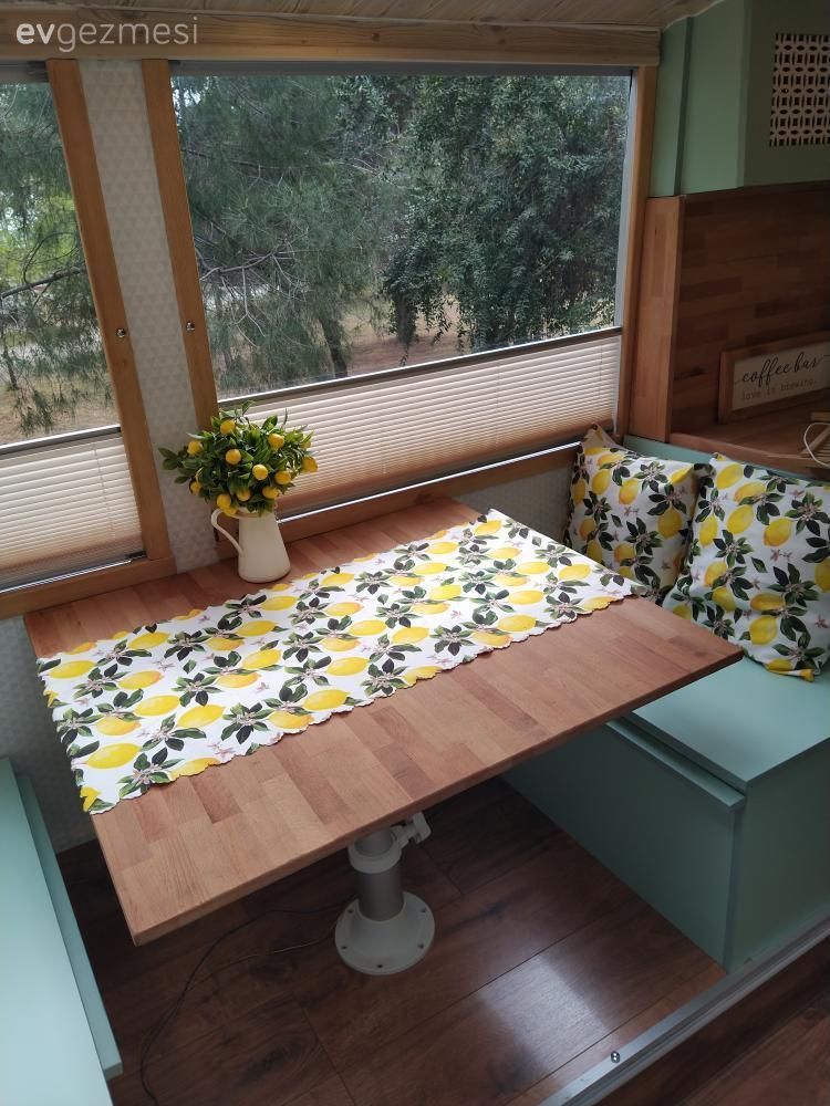 Karavan Gezmesi: Eski Otobüs Olmuş Size Yürüyen Bir Ev