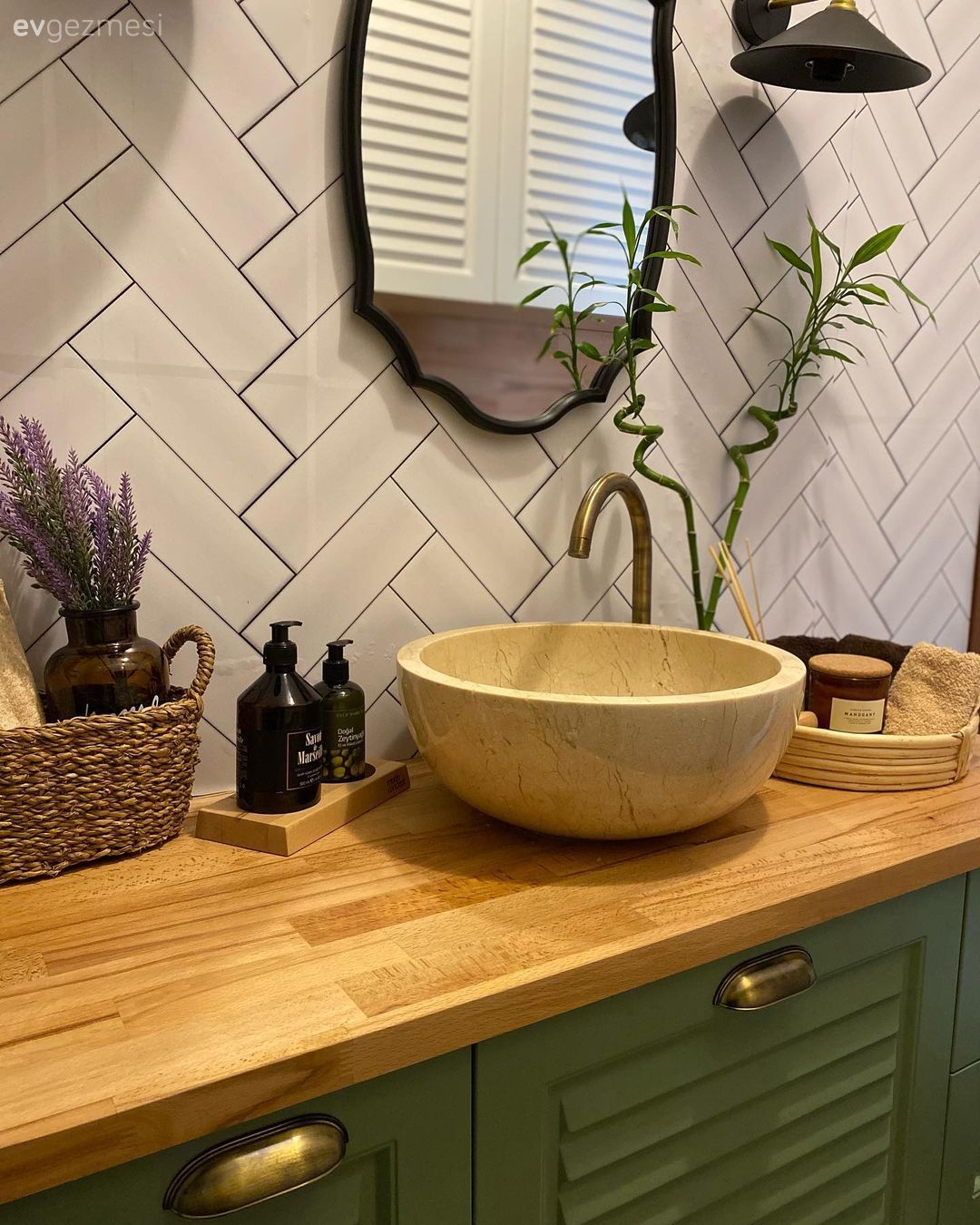 Banyo, Yeşil, Beyaz, Banyo dolabı, Banyo lavabosu, Banyo seramikleri, Banyo paspası, Banyo aynası