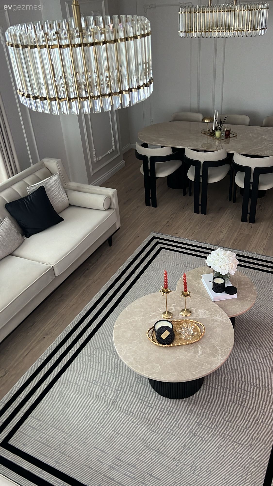 Bu İstanbul Evinde Sadelik ve Gösteriş Bir Arada