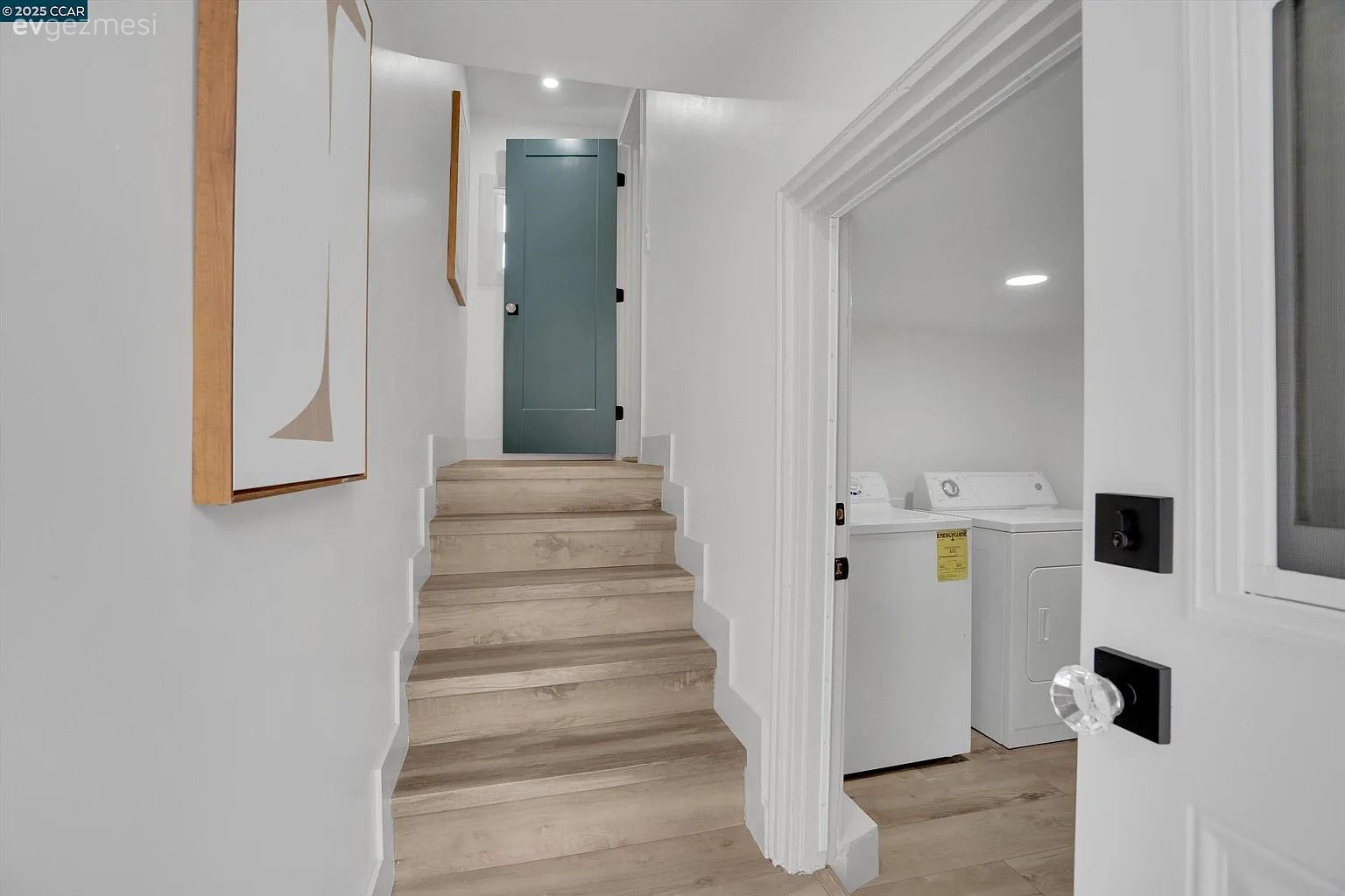 Tek Katlı Gibi Görünen 102 M2'lik Bu Ev Aslında Üç Kat