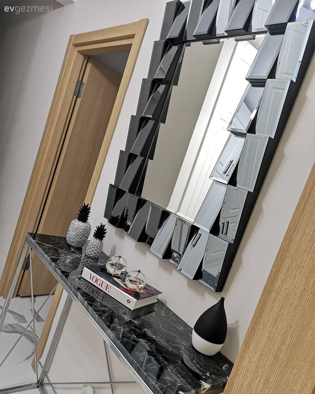 Dresuar, Ayna, Dresuar dekorasyonu, Beyaz, Gümüş, Dekoratif Objeler