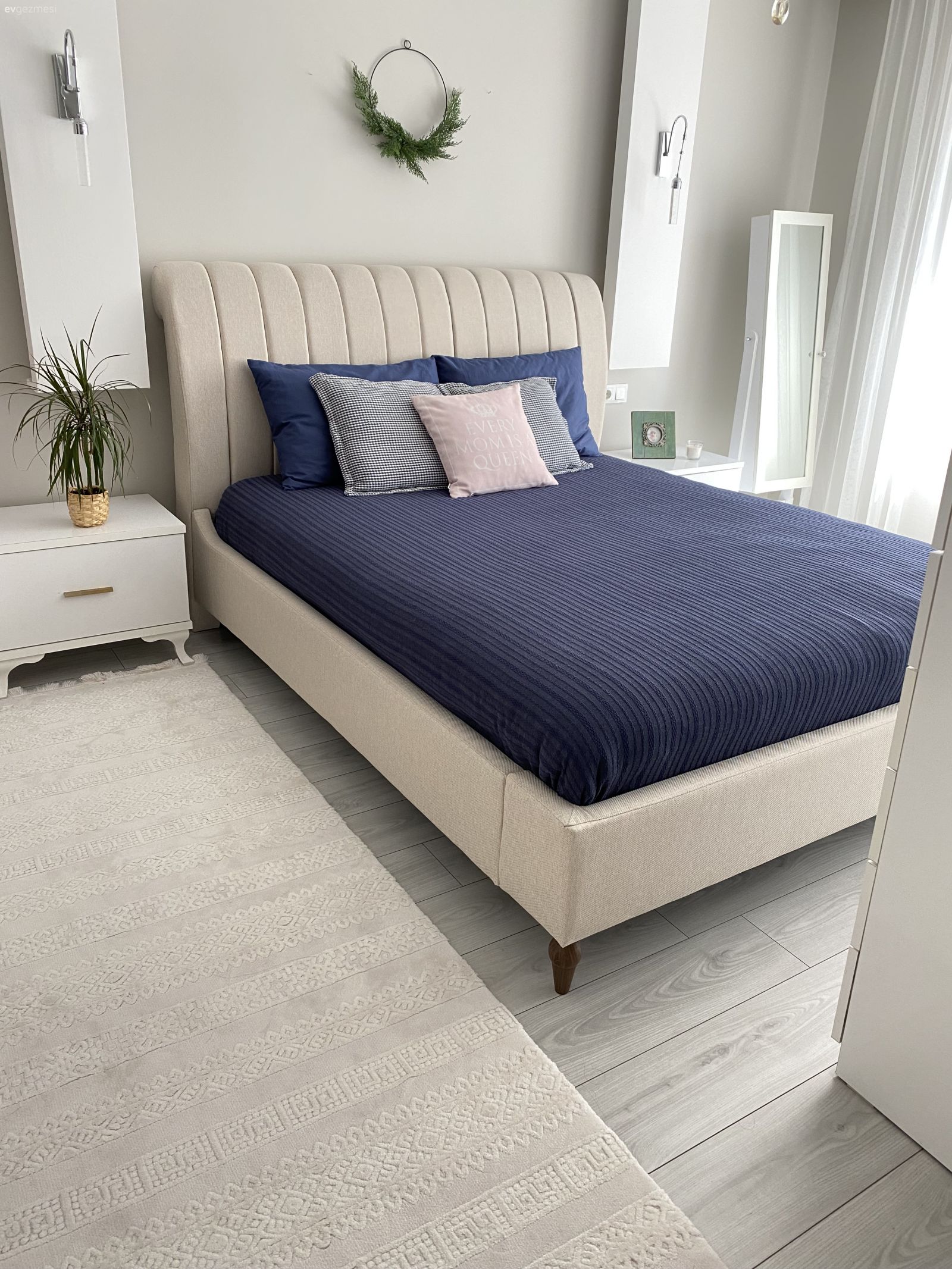 Yatak Odası, Beyaz, Lacivert, Komodin