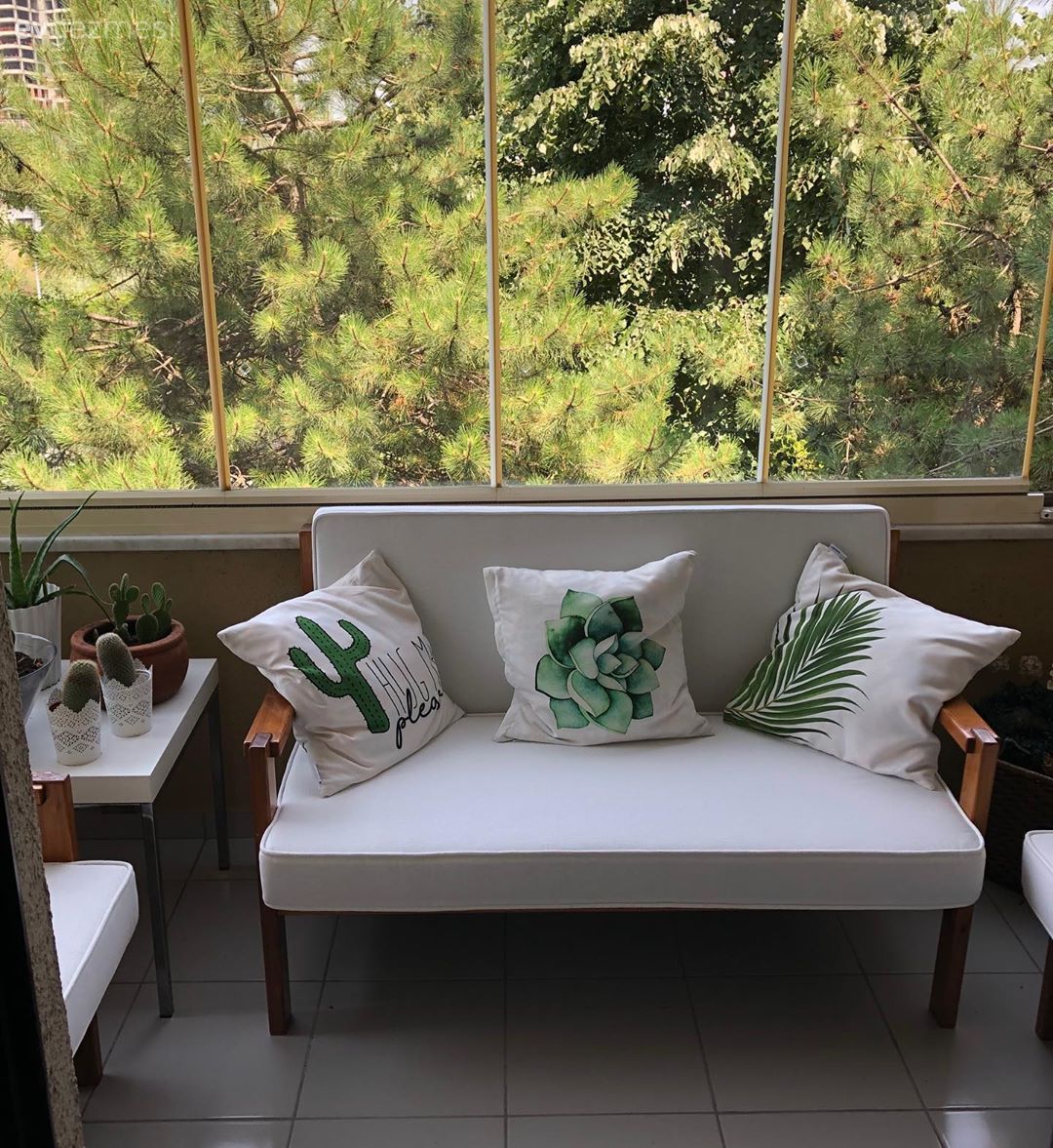 Balkon, Beyaz, Yeşil, Ahşap Mobilya, Kırlent, Ev tekstili