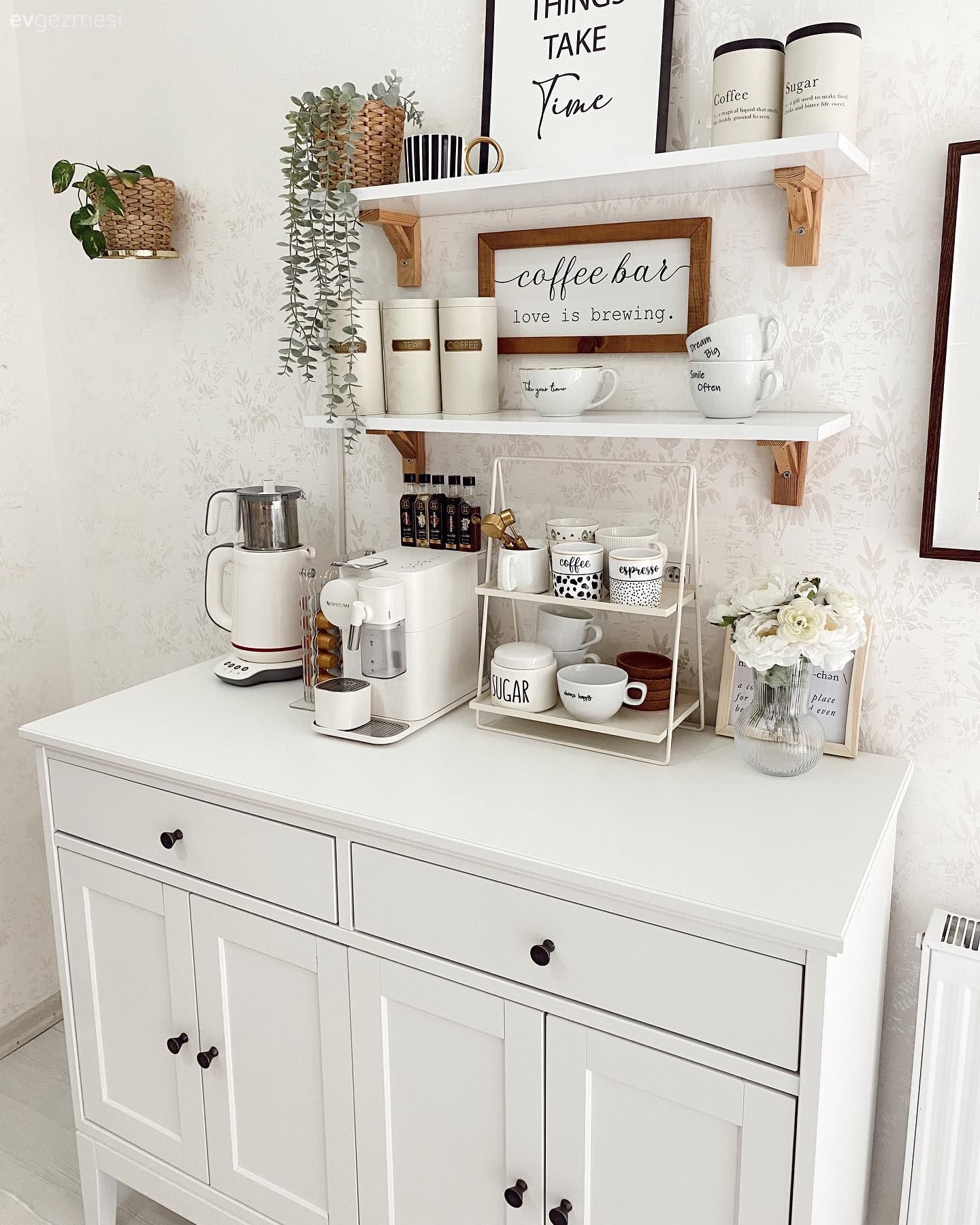 Kahve köşesi, Beyaz, Mutfak rafı, Mutfak, Mutfak aksesuarları, Mutfak duvar dekorasyonu