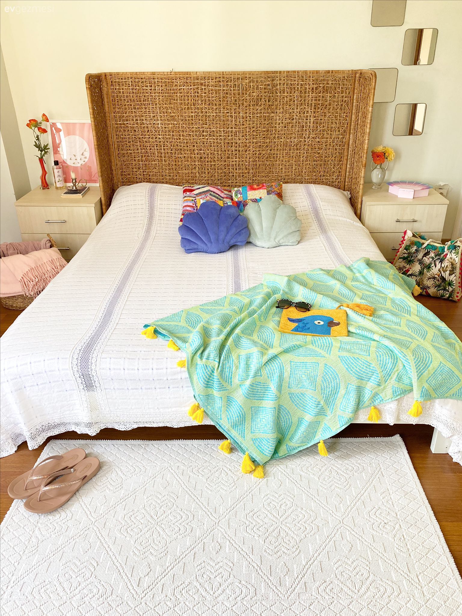 Yatak Odası, Beyaz, Yeşil, Mavi, Hasır, Komodin, Yatak örtüsü, Yatak başlığı