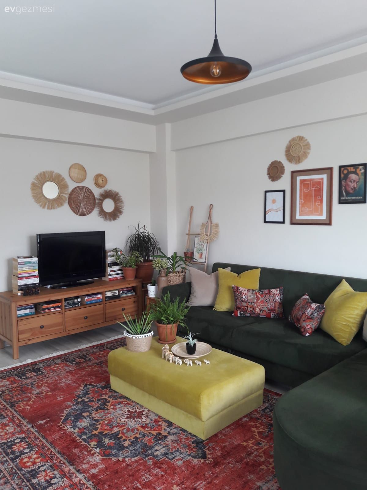 Bu Eklektik Evde Mekanın Sahibi Canlı Renkler!