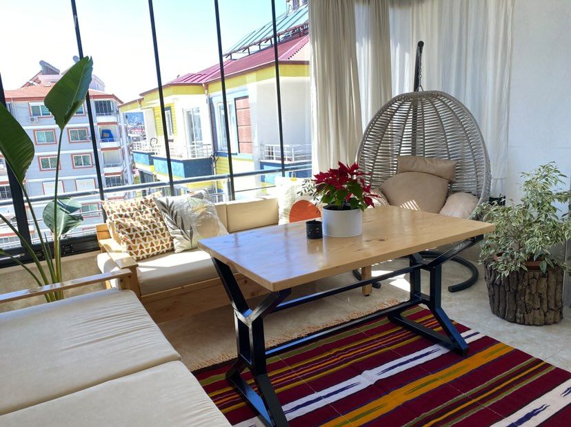 Balkon, Bohem Dekorasyon, Beyaz, Turuncu, Salıncak, Balkon masası, Kapalı balkon, Ev bitkisi, Saksı