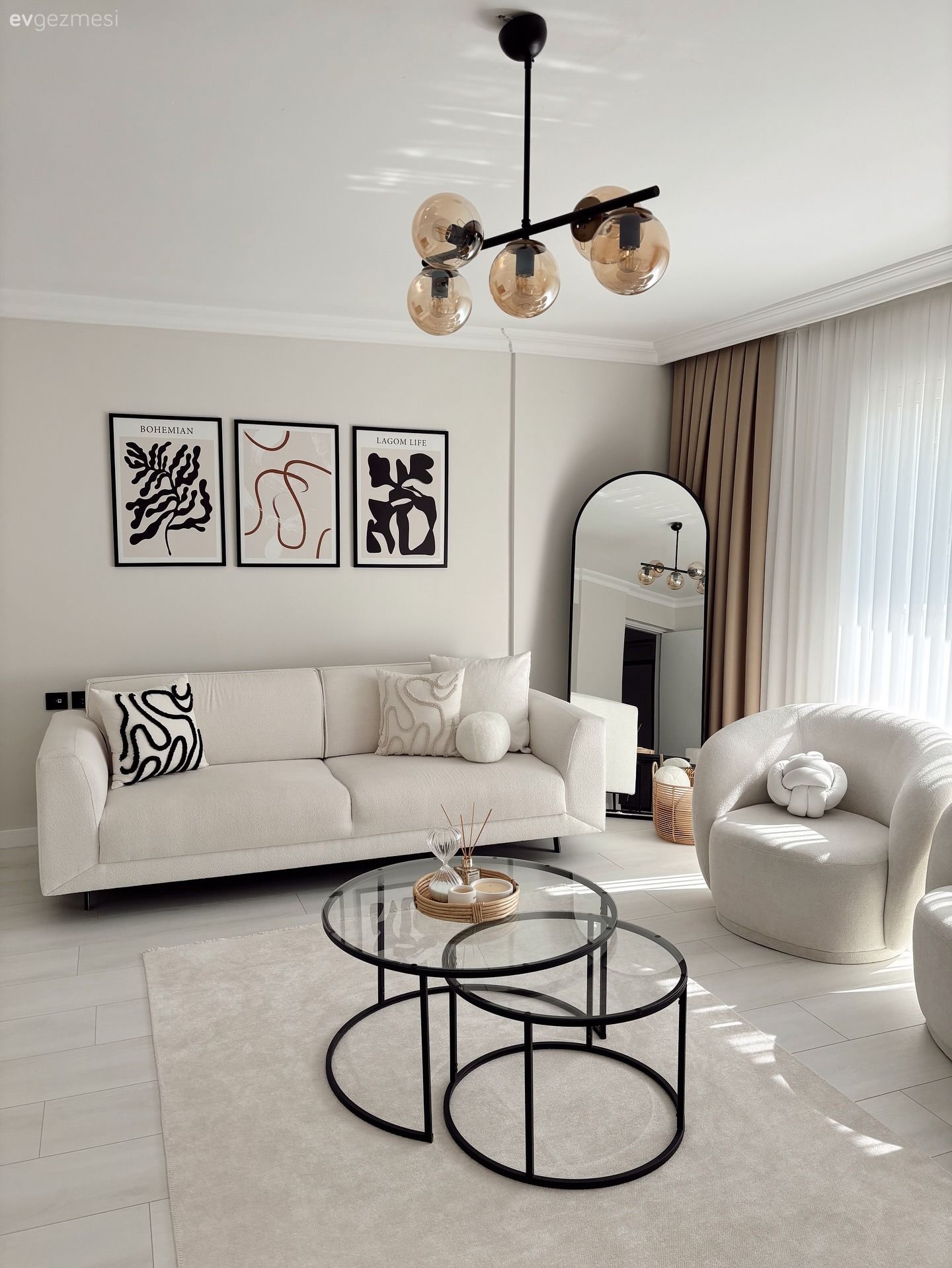 Bu Manisa Evinde Beyaz Rengin Yeri Oldukça Sağlam