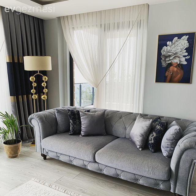 Salon, Modern, Gri, Krem, Beyaz, Koltuk takımı, Berjer, Halı, Salon halısı, Tül perde, Perde, Parke, Lambader, Aydınlatma, Tablo, Duvar dekorasyonu, Kırlent, Ev tekstili, Saksı