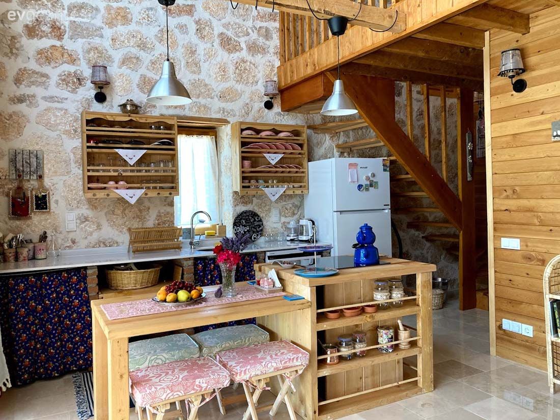 Kaş'taki Bu Tatil Evi Geçmiş ve Bugün Arasındaki Eğlenceli Köprü!