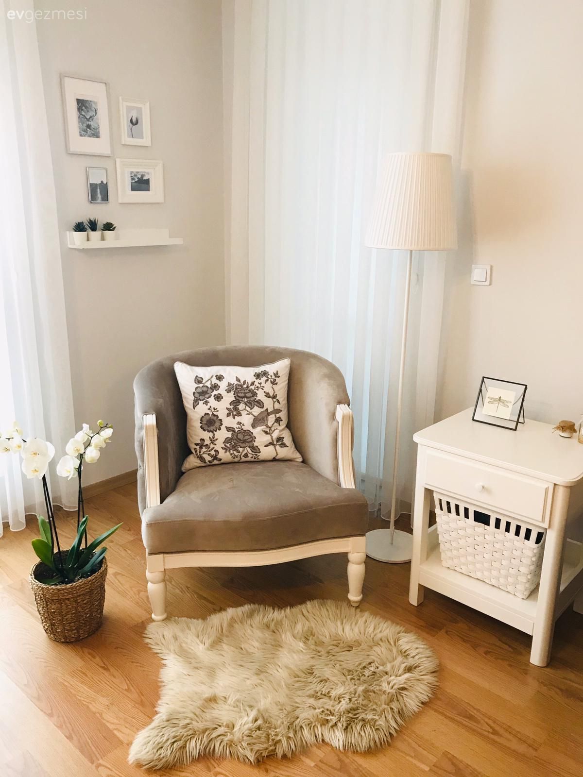 Berjer, Beyaz, Gri, Duvar dekorasyonu, Duvar rafı, Hasır, Çiçekler, Peluş