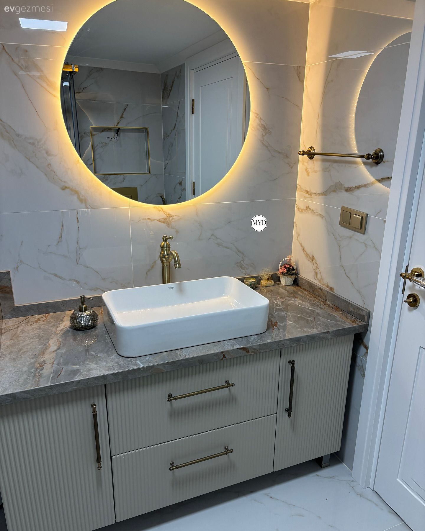 Mutfak ve Banyolar Yeni Halleriyle Modern Görünüme Geçmiş