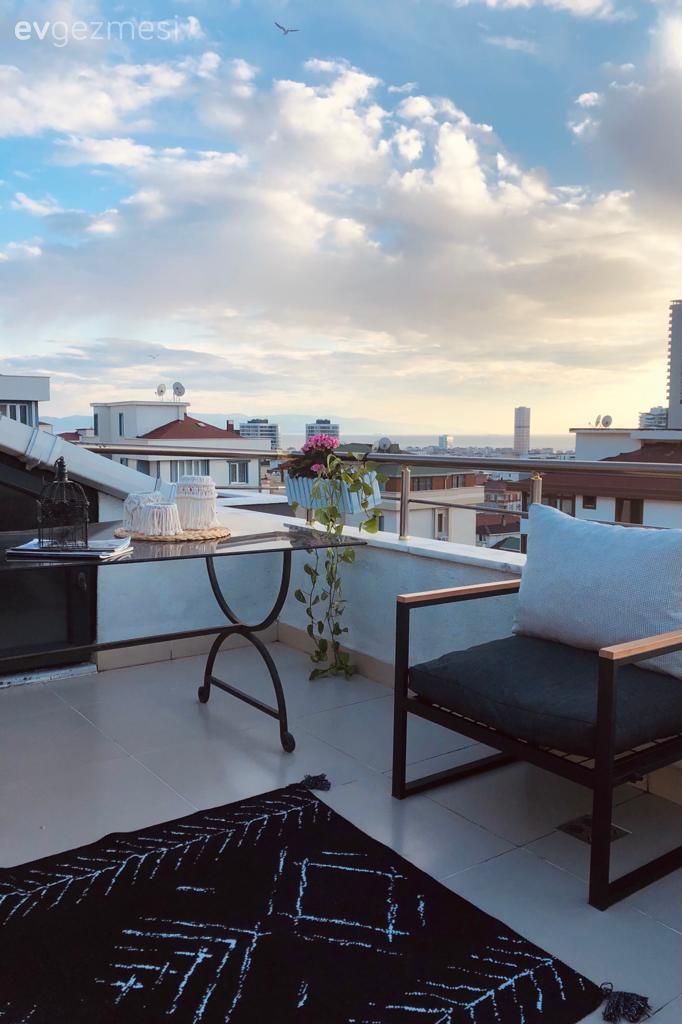 Teras, Balkon masası, Orta sehpa, Sehpa, Salıncak, Balkon oturma grubu, Balkon