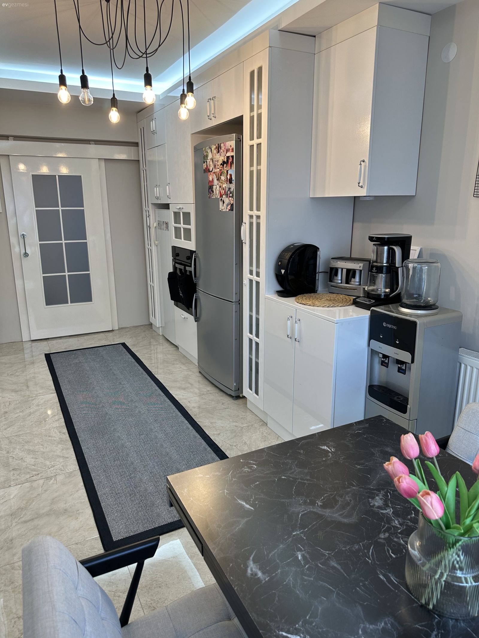 Bu Ankara Evinde Her Köşesi Akıllıca Değerlendirilmiş Bir Mutfak Var!