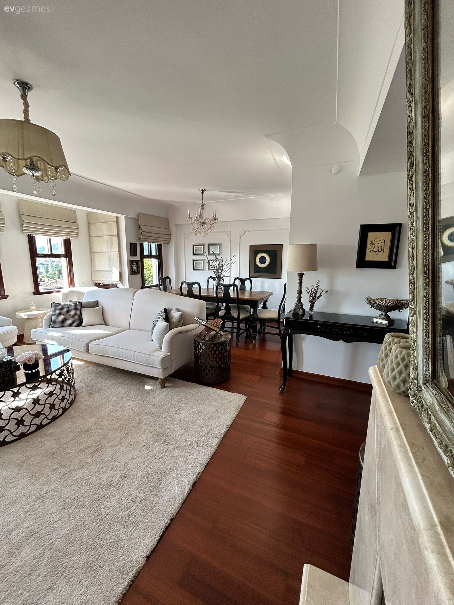 Denize Komşu Bu Dubleks Evde Özenli Detaylar Göze Çarpıyor