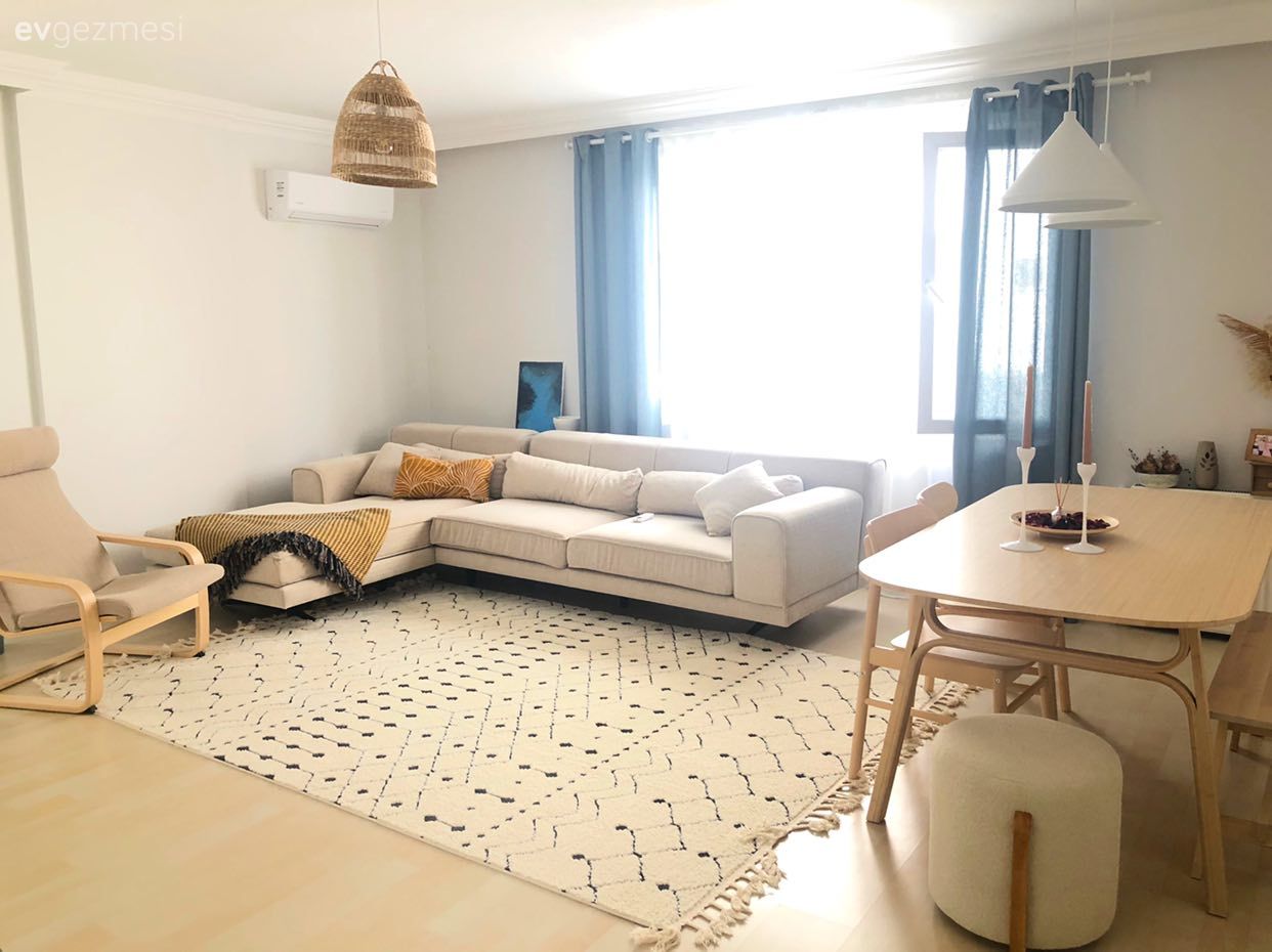 Bu Minimalist Ev Renkli Çizimlerle Hareket Kazanmış!