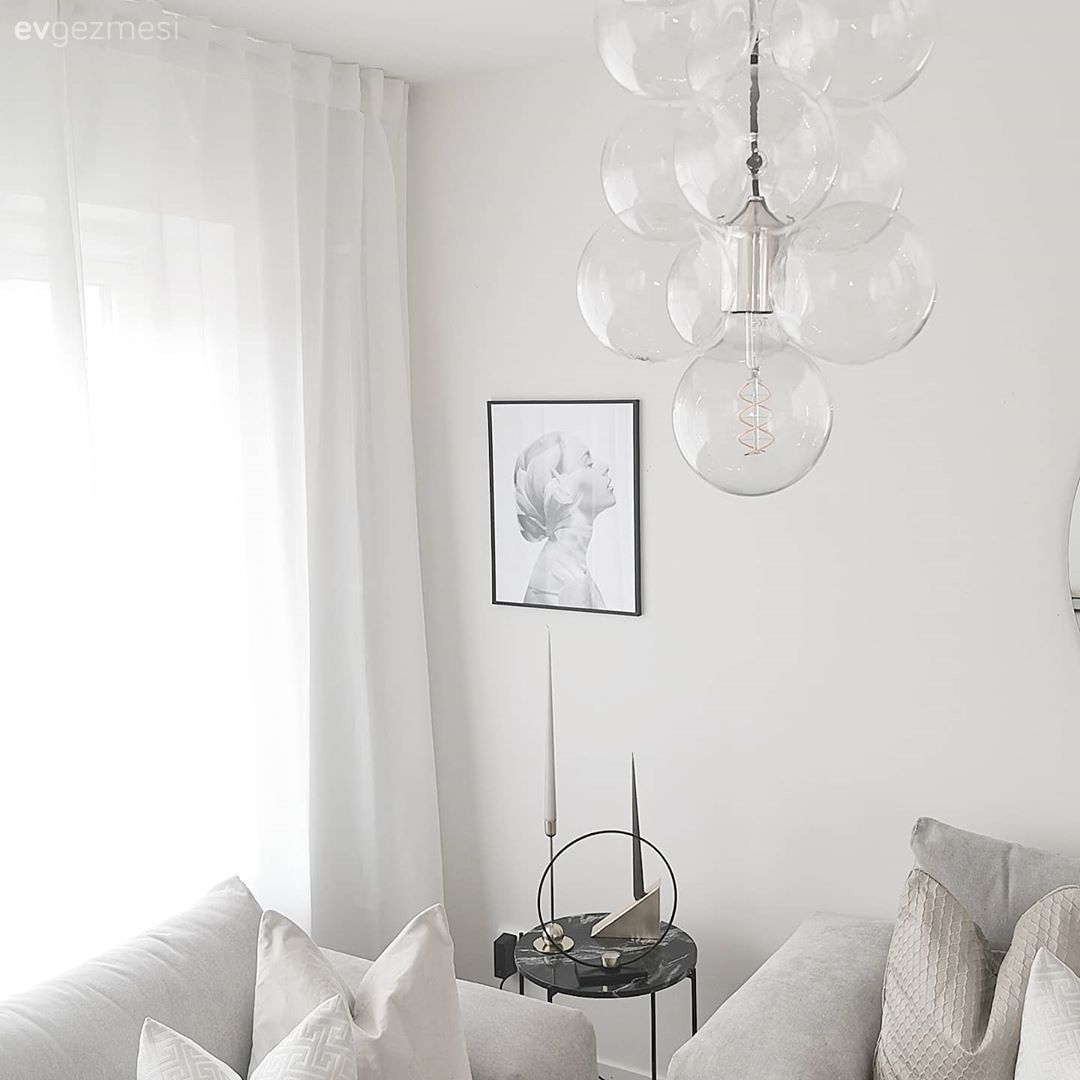 Salon, Modern, Koltuk takımı, Salon avizesi, Beyaz, Siyah, Tablo, Duvar dekorasyonu, Tül perde, Perde, Yan sehpa, Sehpa