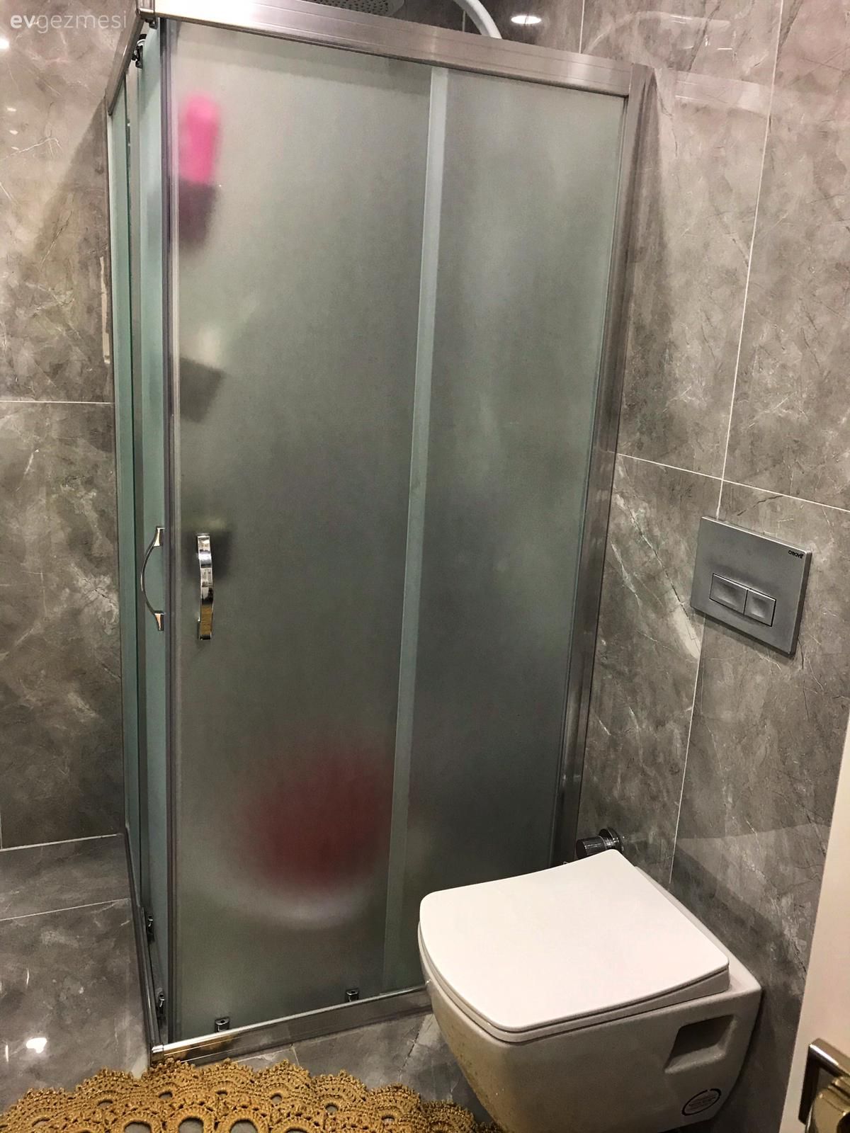 Öncesi&Sonrası: Yeni Halinden Çok Memnun Modern Bir Banyo