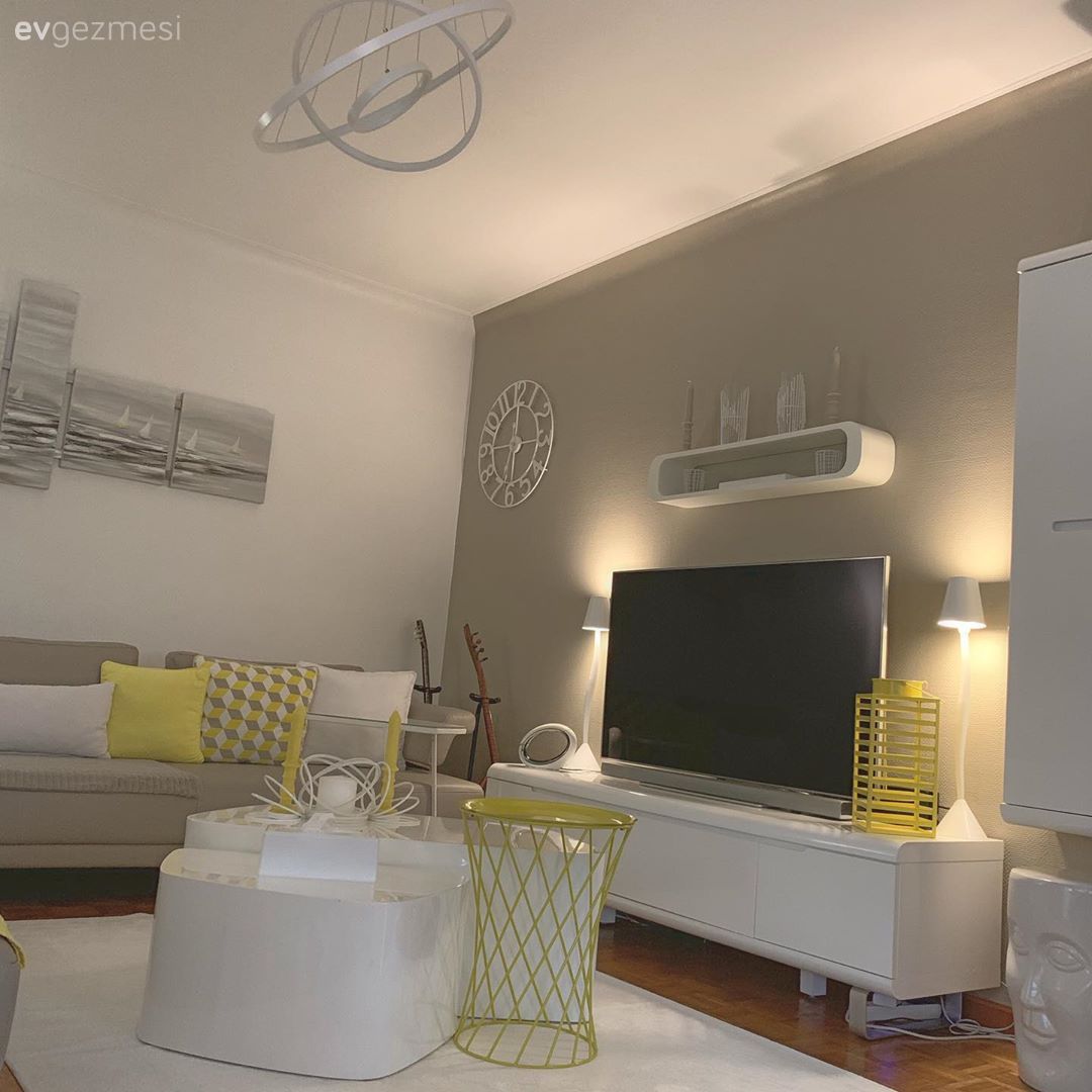 Sarının Keyif Kattığı Bu Evde Her Duvarın Ruhu Ayrı