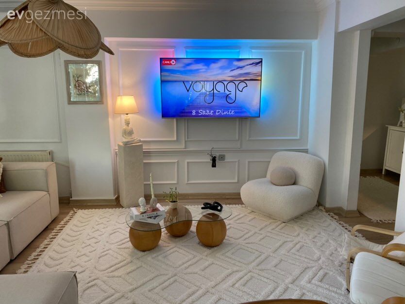 Berjer, Teddy koltuk, Beyaz, Bej, Krem, Ahşap Mobilya, Hasır, Duvar çıtalama, Halı, Salon halısı