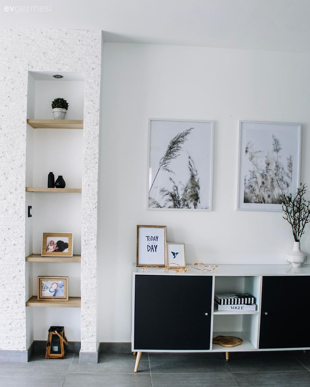 Konsol, Konsol üzeri dekoratif objeleri, Siyah, Beyaz, Tablo, Duvar dekorasyonu, Duvar rafı, İskandinav, Vazo, Ev Aksesuar