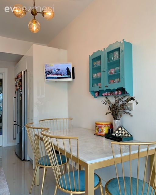 Beyaz ve Mint Yeşilini Buluşturan Bu Mutfak Çok  Zarif