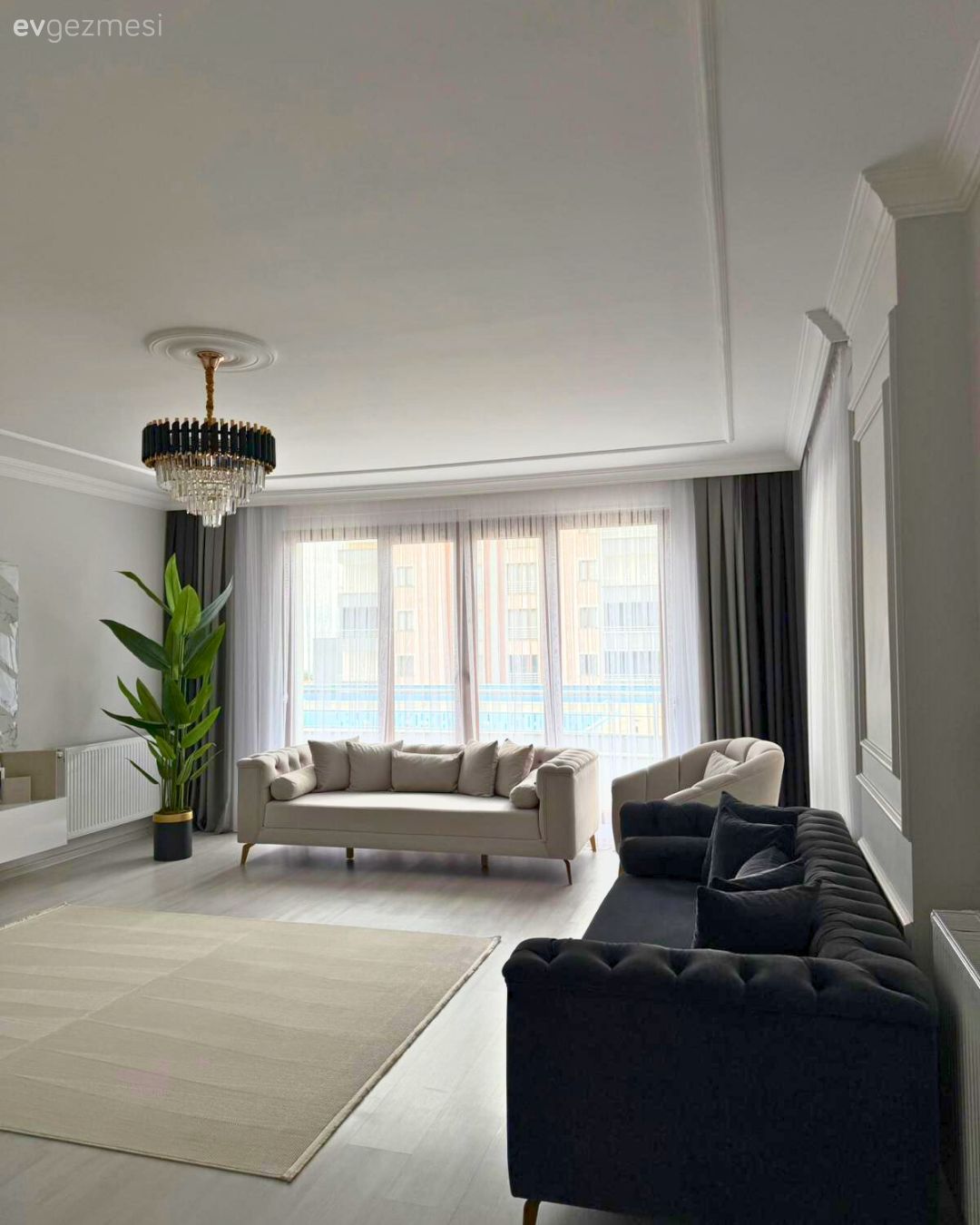 Bu Trabzon Evinde Işıltılı Detaylar Ortama Cazibe Katmakla Görevli