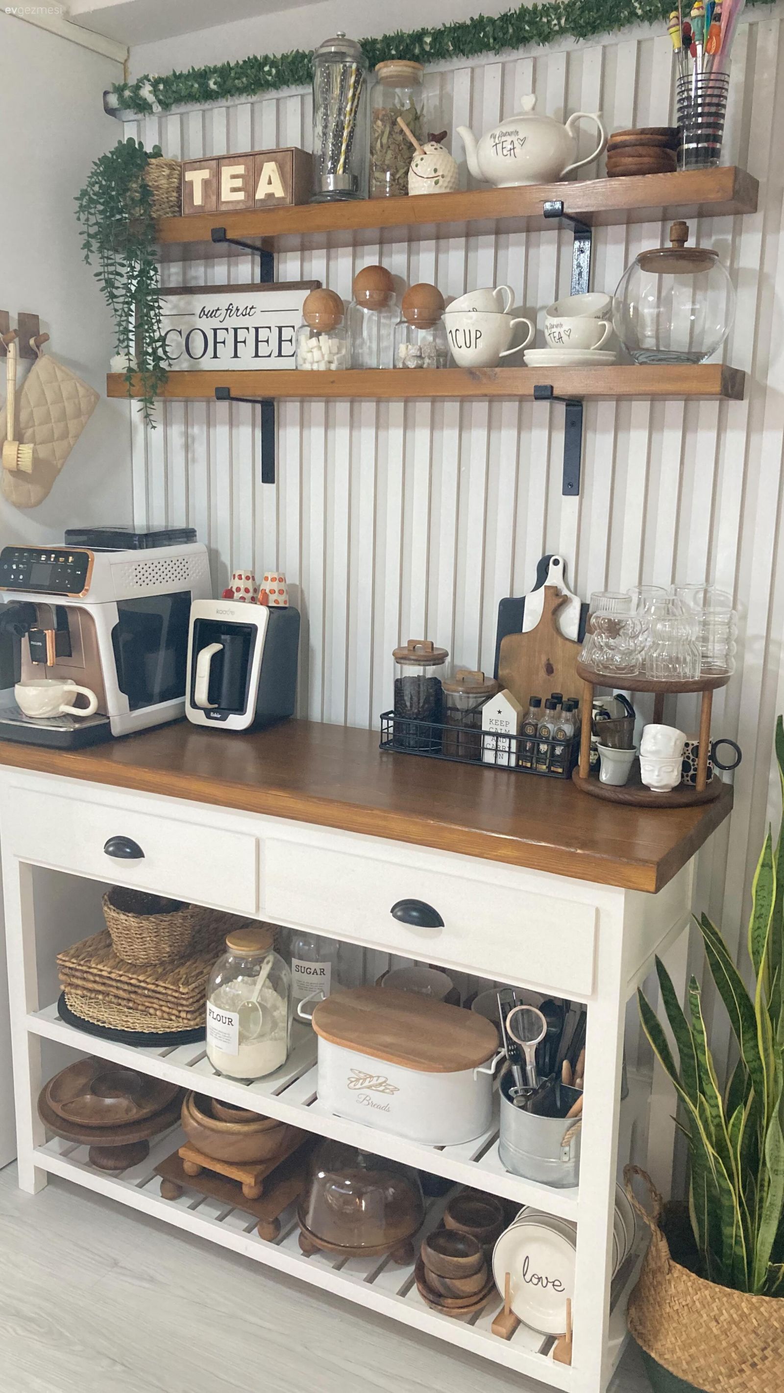 Koridor Tipi Bu Mutfakta Eksik Kalan Hiçbir Şey Yok!