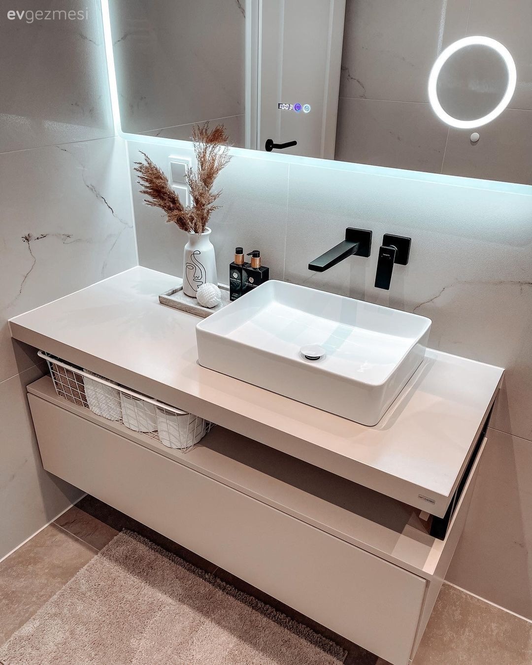 Banyo, Beyaz, Banyo dolabı, Banyo seramikleri, Banyo aynası