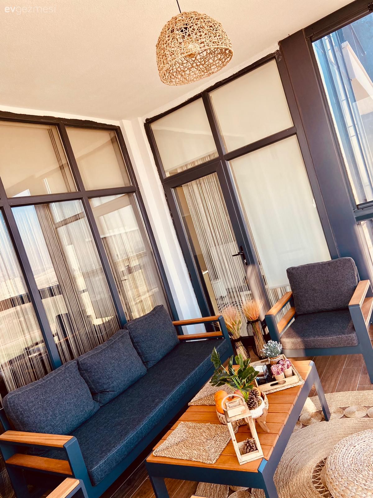 Balkon, Kahverengi, Siyah, Füme, Balkon oturma grubu, Balkon masası, Balkon avizesi, Balkon halısı