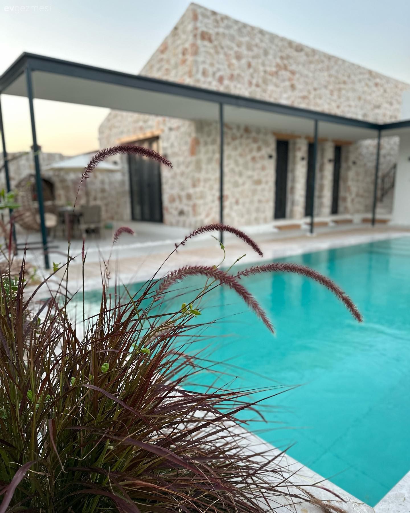 Yazlık, Bahçe, Havuz