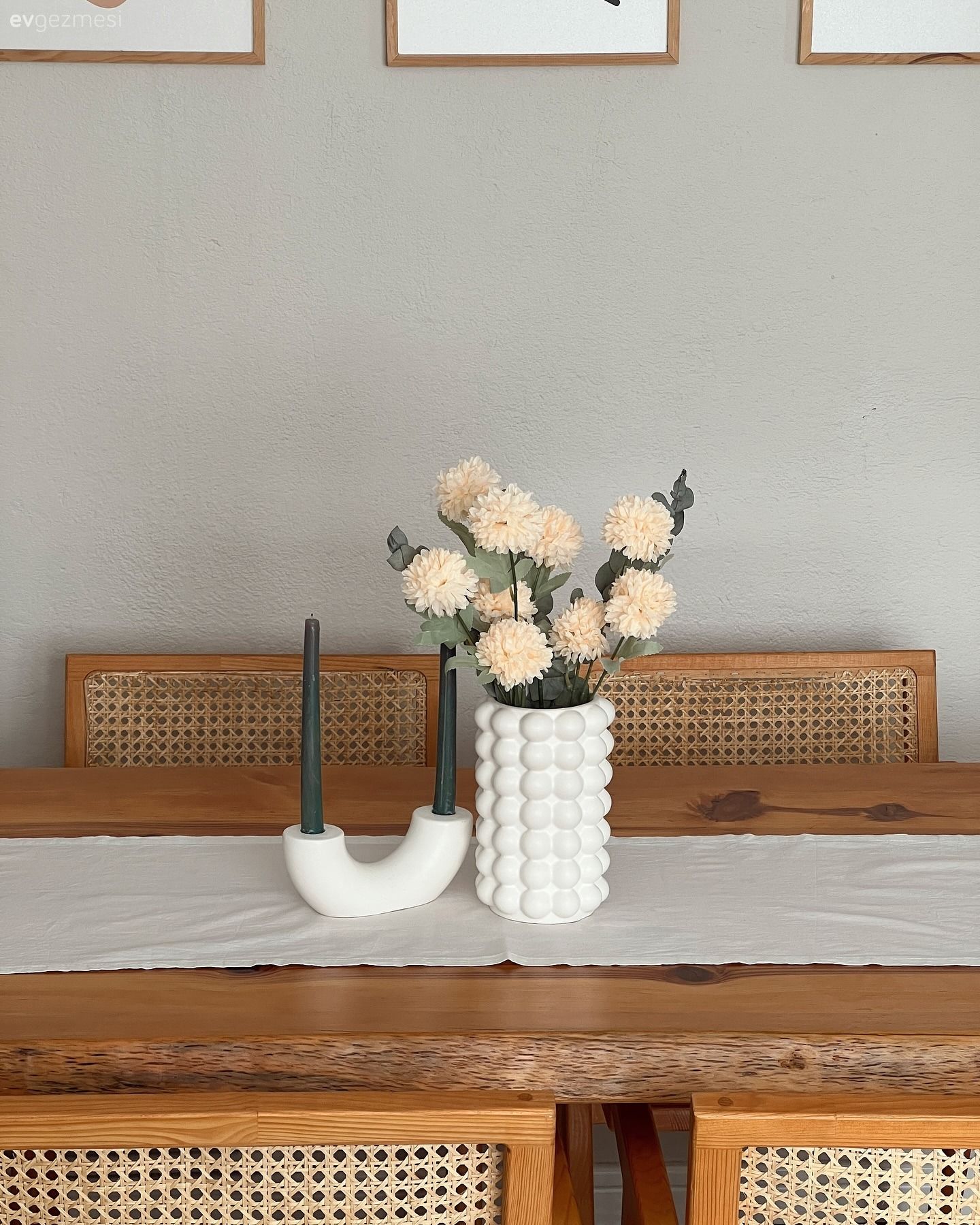 Bu Hatay'daki Köy Evinin Odalarında Ortak Tema Samimiyet