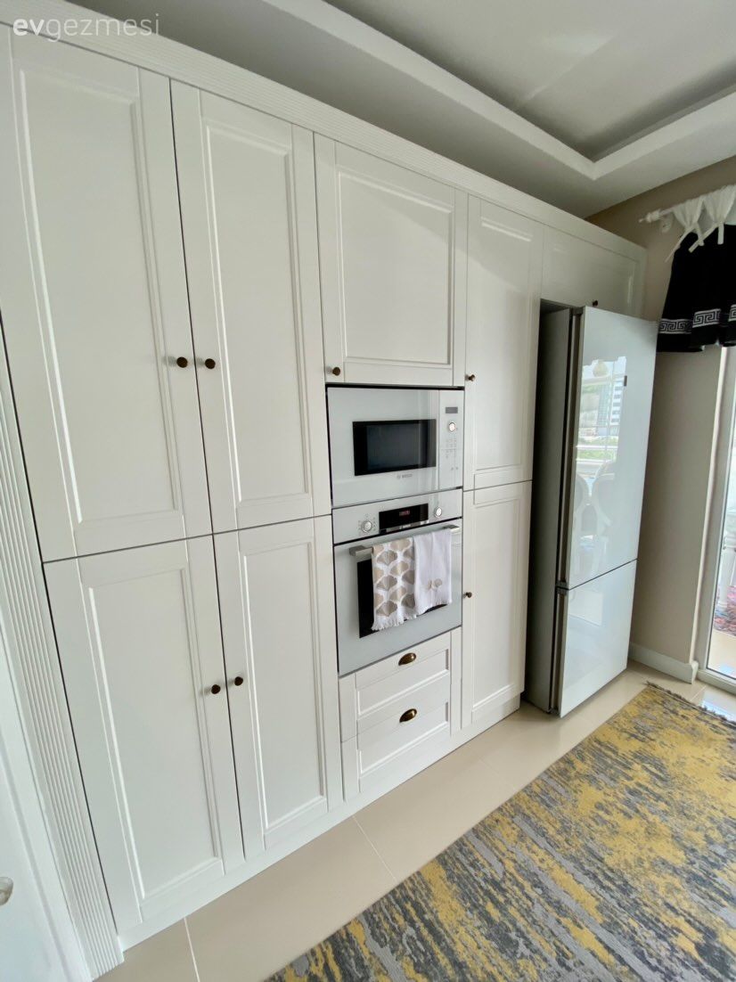 Ekstra mutfak dolabı, Mutfak, Beyaz, Altın, Mutfak Avize Modelleri, Ankastre, Mutfak halısı, Shaker kapaklı dolaplar